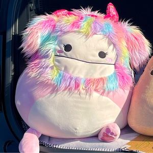 Squish-mallow.. Dobrilla.. NWT’s. Smoke free home. 💝